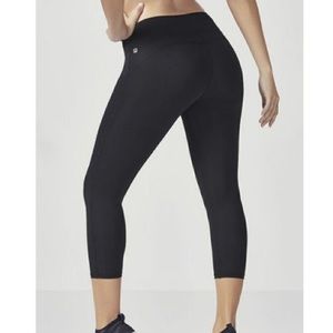 Bundle Fabletics Salar Capri Leggings